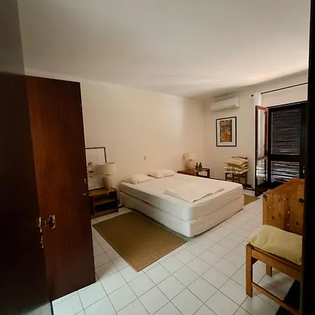 Casa de Férias T2 Sobre A - Albufeira/olhos De água *